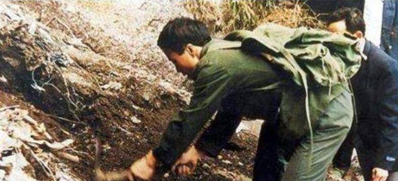 当他们办完事儿以后,潘奇斌和蒋军商量要不要再往