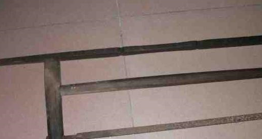 朋友_锯子_市场