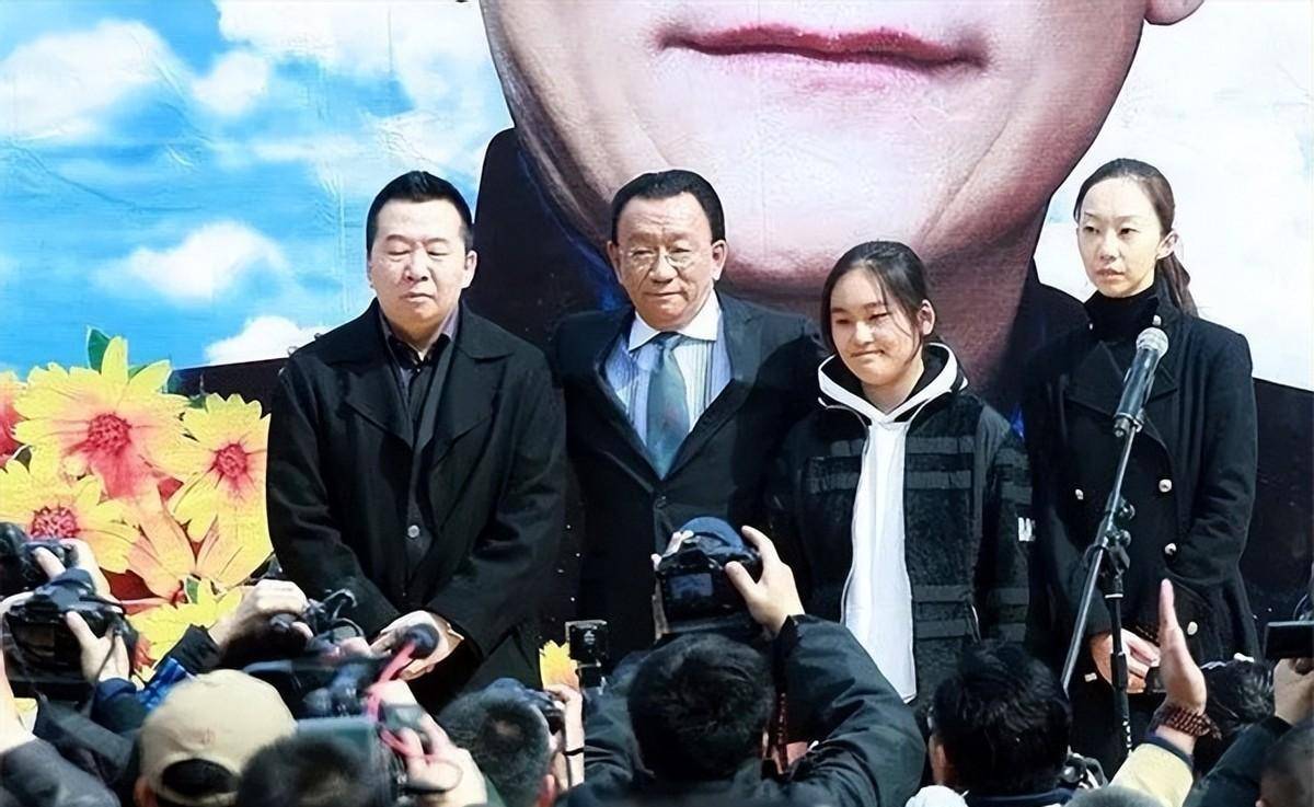 原创侯耀文女儿侯瓒曾状告侯耀华怨恨父亲14年终究亲情战胜一切