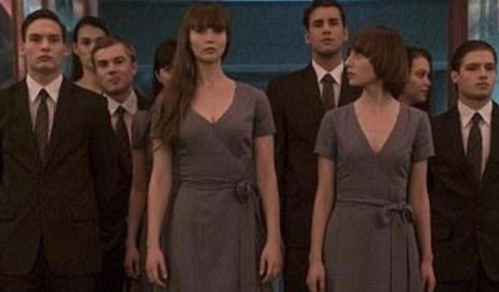 她们被派遣到世界上的其他国家,设置众多的圈套与陷阱,诱人深入.