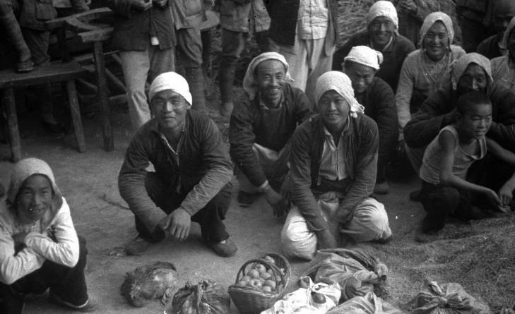 抗战民兵们武器匮乏但精神抖擞图5武器非常简陋但威力惊人