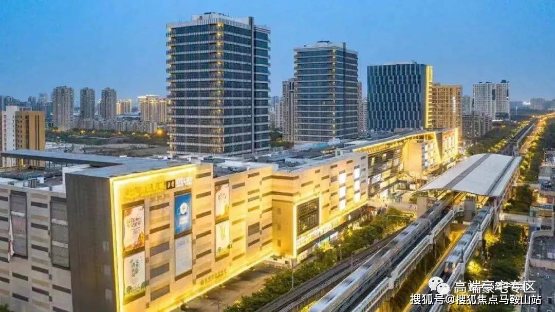 商业配套:大融城,绿地缤纷城,秀泰天地商业广场等.