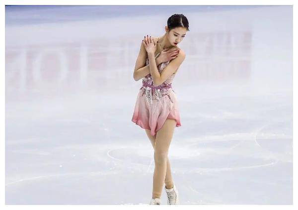 原创中国花滑女神陈虹伊彰显实力与颜值赢得日韩网友一致盛赞