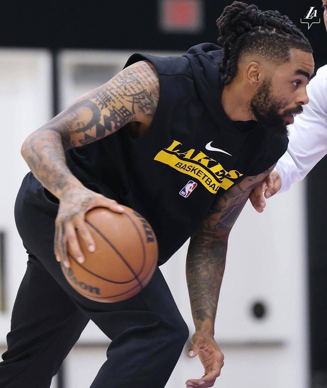 拉塞尔赤膊加练三分曝光 一数据全队第一助詹眉冲季后赛_命中率_训练