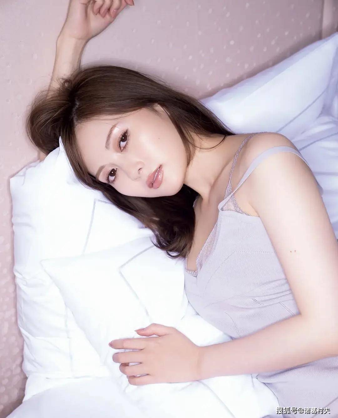 原创这究竟谁能顶得住白石麻衣性感得叫人窒息啊