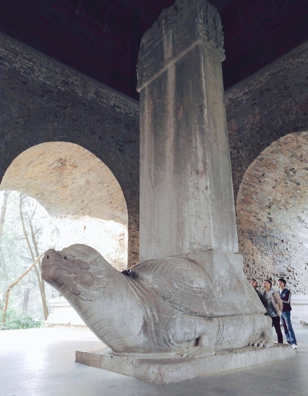 原创我国最大的帝王陵墓被誉为明清皇家第一陵就在南京紫金山