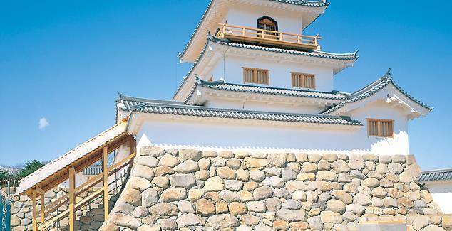 原创冬日访宫城与可爱小狐狸邂逅享用季节美食在白石城中赏粉樱