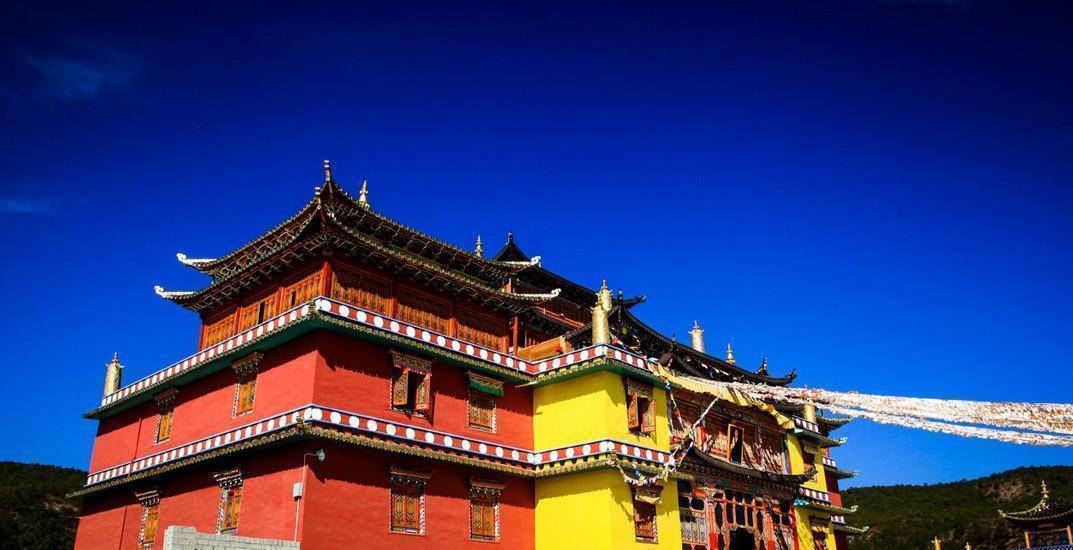 原创云南这个寺庙香炉都是黄金镶嵌距丽江古城18公里门票免费