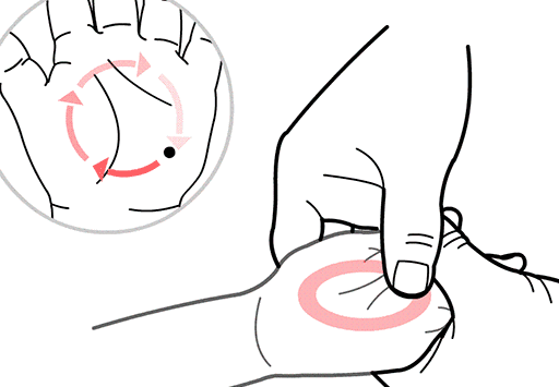 【运内八卦】:在掌心内劳宫四周,用拇指或中指腹作顺时针方向轻推.