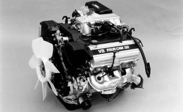 0l v8自然吸气发动机(1uz-fe),最大功率190kw,峰值扭矩353扭米,参数