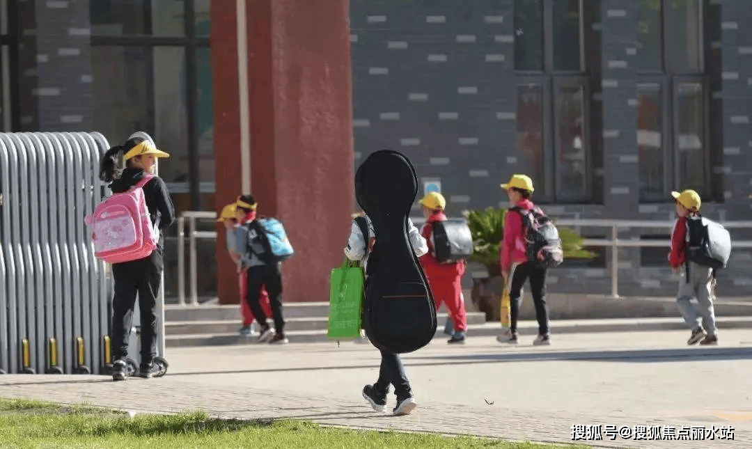 盘龙城五小两大优质学府,3公里范围内,盘龙一小,盘龙一中,黄陂一中