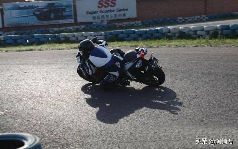 最廉价的四缸街车 贝纳利黄龙600 边吐槽边享受!香_搜狐汽车_搜狐网