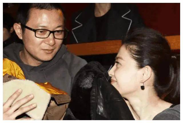 她曾掏空350万家底给前夫拍电影,他却跟女星传绯闻,还被打断腿_梅婷