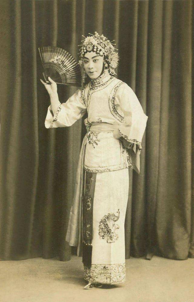 京剧名家筱翠花与粉戏《马思远》,60年代准备复排备受批判