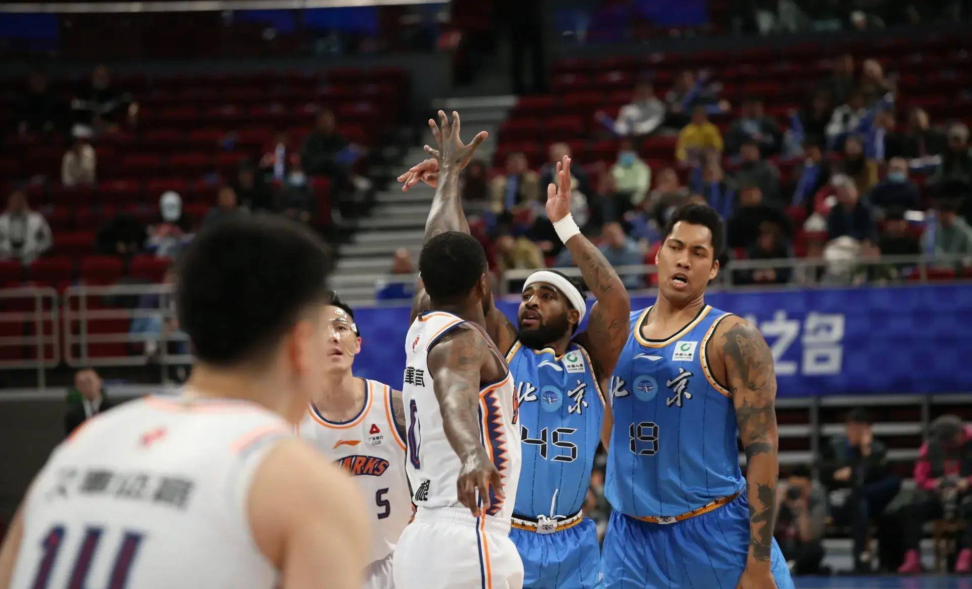 原创双方主教练接受采访杨屾一碗水很难端平不洒出来已经很不错了