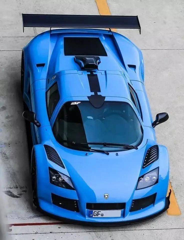 bimoto的计划开始于2006年,改造的基础为当时奥迪的当家之作初代tt