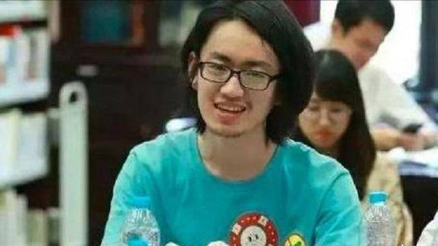 原创网瘾少年陈立杰曾连打三天两夜游戏后自学编程18岁考上清华