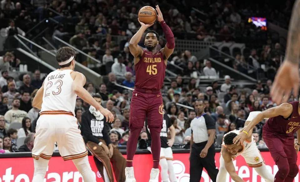 nba联盟最被低估球星多诺万-米切尔到底是有多强_球员_网站_助攻