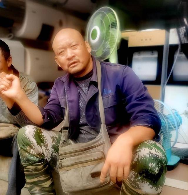 猎冰斌子群演奋斗成黄金配角外表凶狠生活中是暖心丈夫