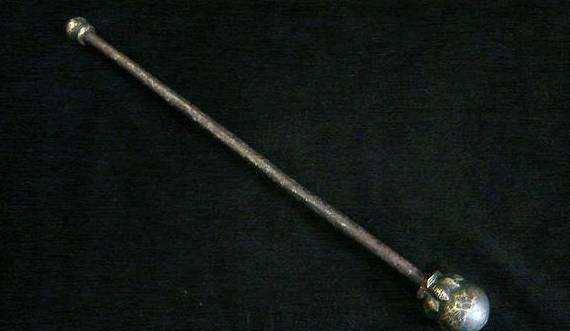 古代锤子使用时期非常早,再有兵器之时大概就已经有了.