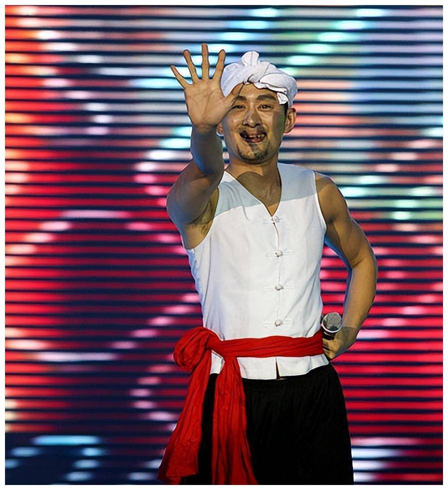 虽然成绩并不怎么样但不得不说的是阿宝在唱歌上还是有天赋的