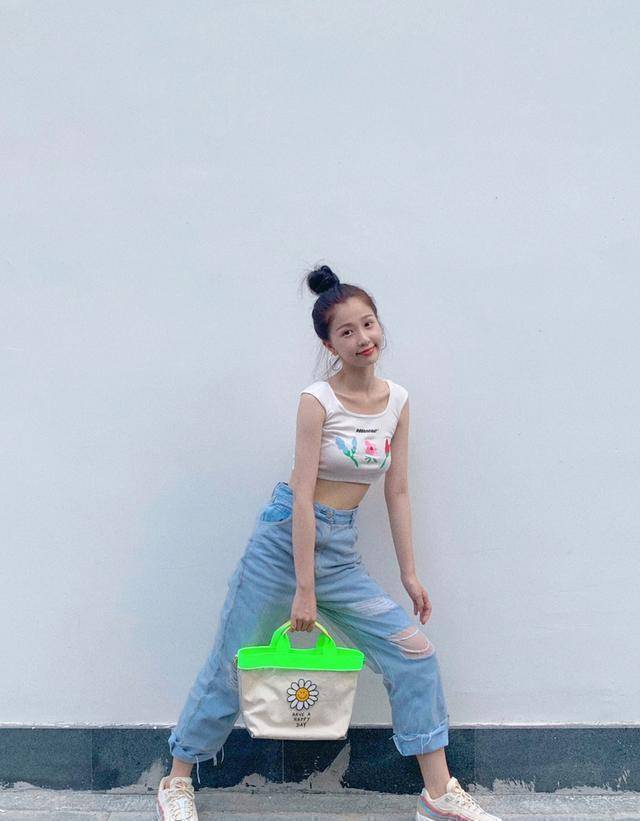 原创青你2虞书欣引热议私服可咸可甜太会穿成少女们的典范