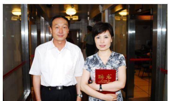 的常驻主持人,丈夫是青梅竹马的恋人,儿子是心中唯一的亏欠_李瑞英