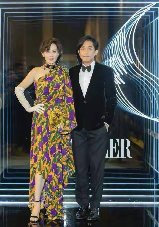 原创刘嘉玲总是不爱带梁朝伟玩耍夫妻俩罕见同框被张艺谋夫妇抢风头