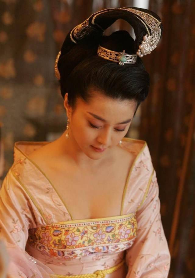 原创杨贵妃那么胖比标准身材要胖18斤为何唐玄宗还那么爱她呢