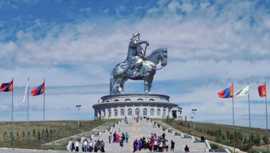 蒙古国,一个地下流淌着黄金的贫困国_经济体_大宗商品_资源