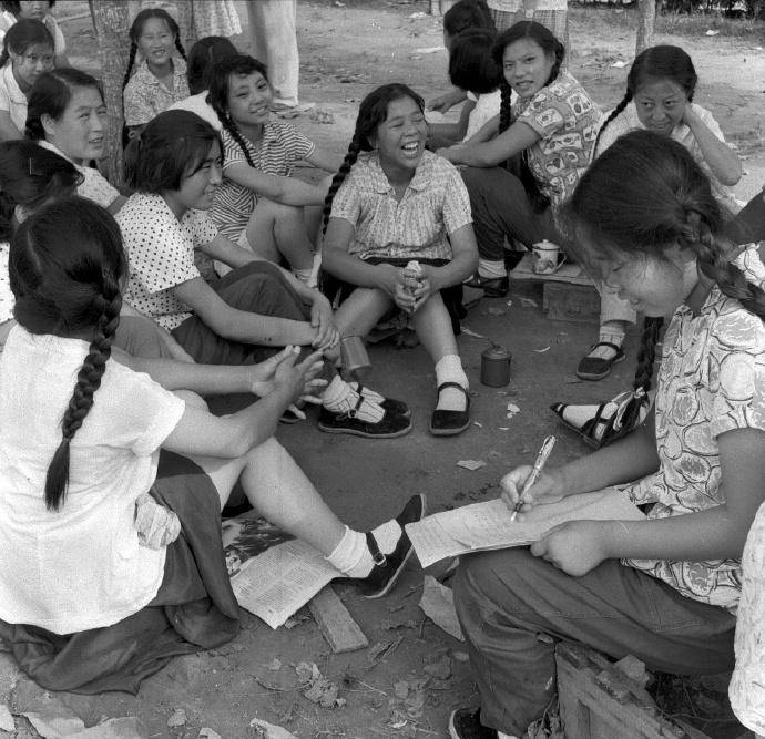 原创1959年东德人拍摄的中国人日子过得紧巴巴却朝气澎湃满脸笑容