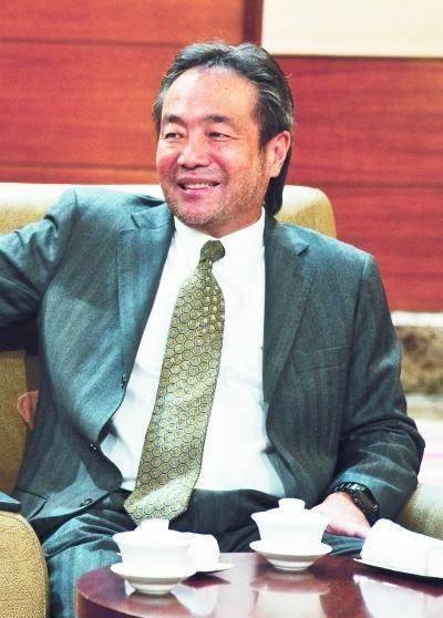 马来西亚首富,传媒大帝,其子与邓丽君的未了情,让_郭鹤年_郭孔丞