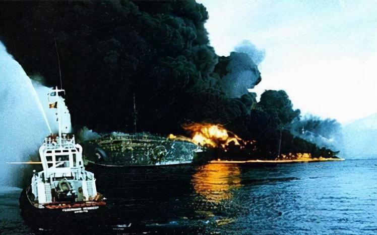 原创1988年伊朗客机被美军击落290人遇难只因一名乘客迟到27分钟