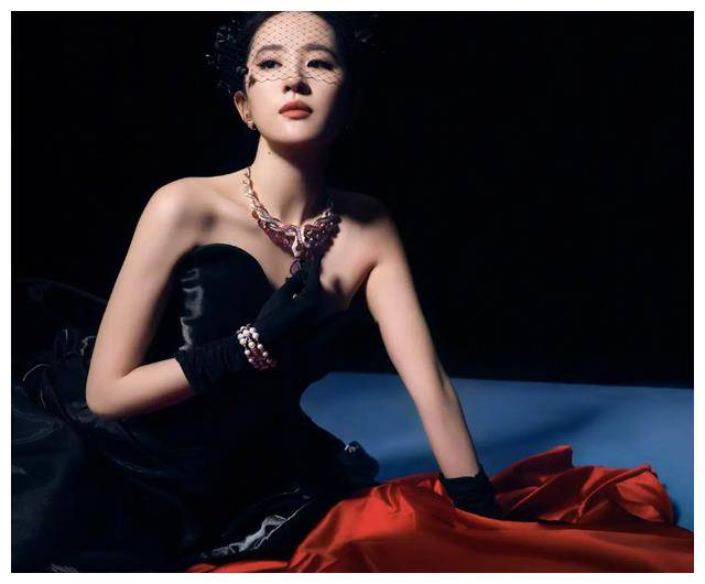 原创刘亦菲魅力惊艳复古贵气冷艳展现写真多面魅力