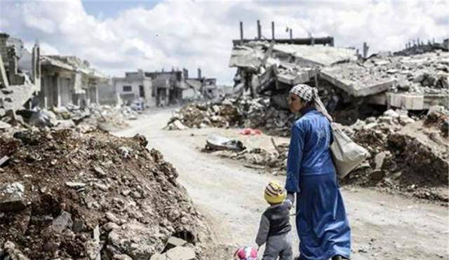 原创叙利亚女人在黑市明码标价平均100元最低都不值一斤大米