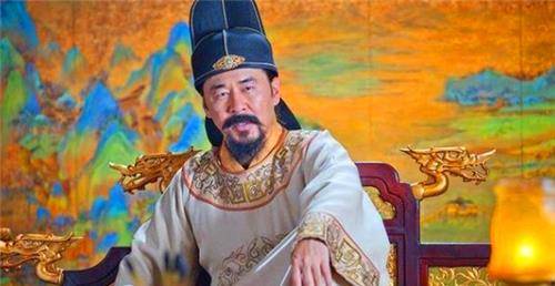 敌国派遣才子来谈判,百官却无人敢应战,皇帝:派个文盲去跟他谈_徐铉