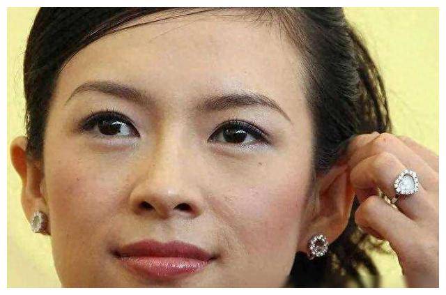 明星不用p图脸部细纹肿胀粗腿皮肤变黑还认得出ta吗