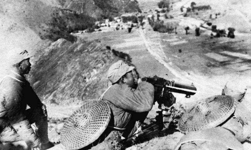 原创38军最猛师长贺东生天津战役开坦克杀敌代替牺牲战友养育孩子