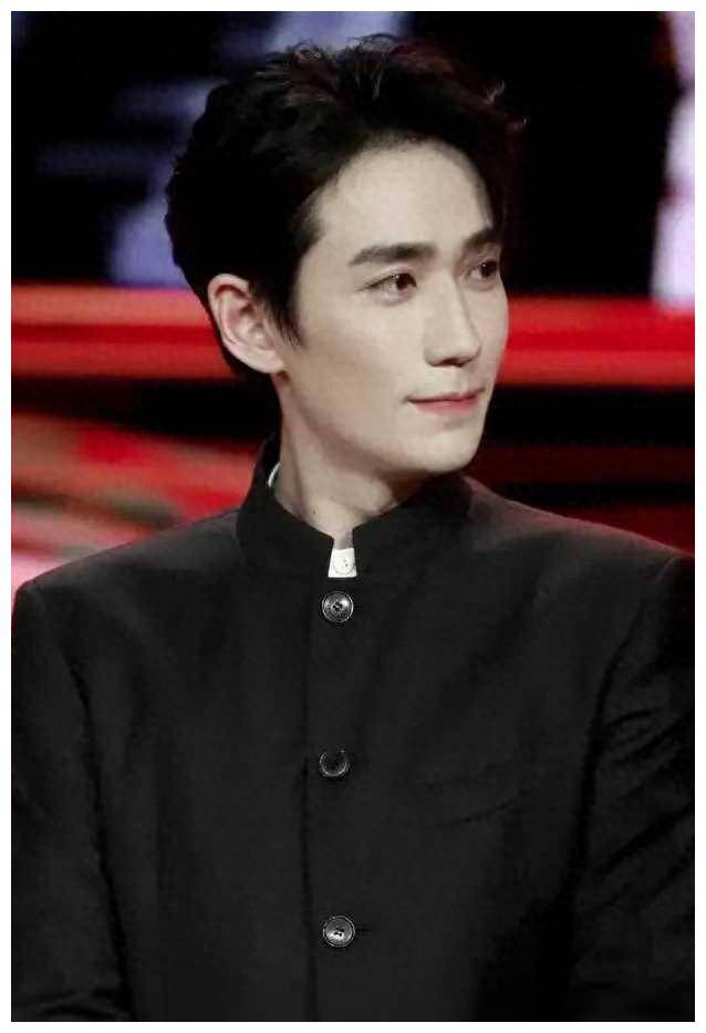 朱一龙曝光养生秘籍记者探秘长相背后的秘密惊艳回答揭晓