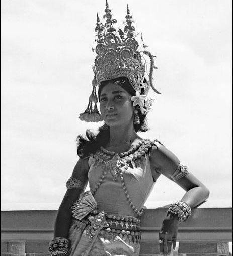 她的美貌曾让印尼总统惊为天人_西哈努克_黛薇_丈夫