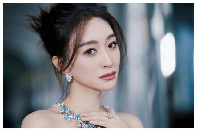 李小冉47岁的人间尤物感情历程披荆斩棘最终迎来真爱