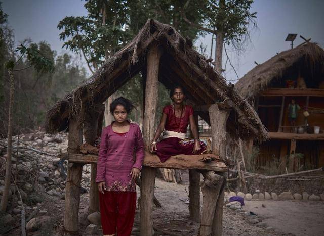 尼泊尔姑娘明艳动人,当地女多男少,为何从尼泊尔娶媳妇却很难_女性_男