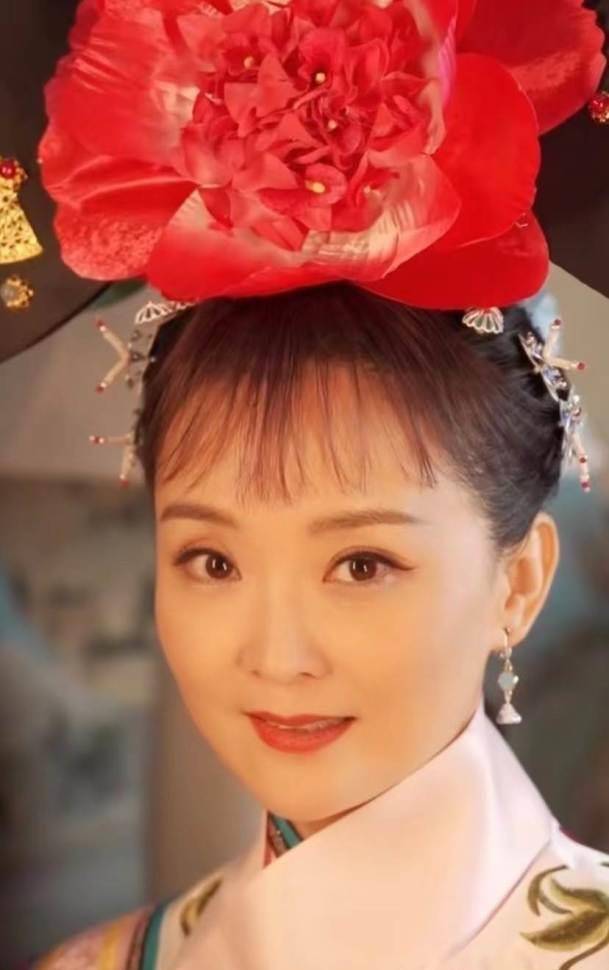 原创王艳亲儿子说她是猪每天跪着给婆婆洗脚如今想出镜带货