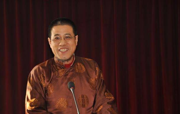 如今成为名医,曾穿黄龙袍带族人祭祖_爱新觉罗·恒绍_皇族_子孙后代