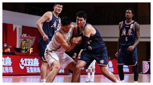 杜锋率队晋级前四,cba积分榜大更新,广东队有望迎战广厦._比赛_排名_