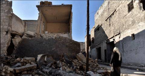 原创叙利亚少女在黑市被明码标价任人挑选羞体不能见人