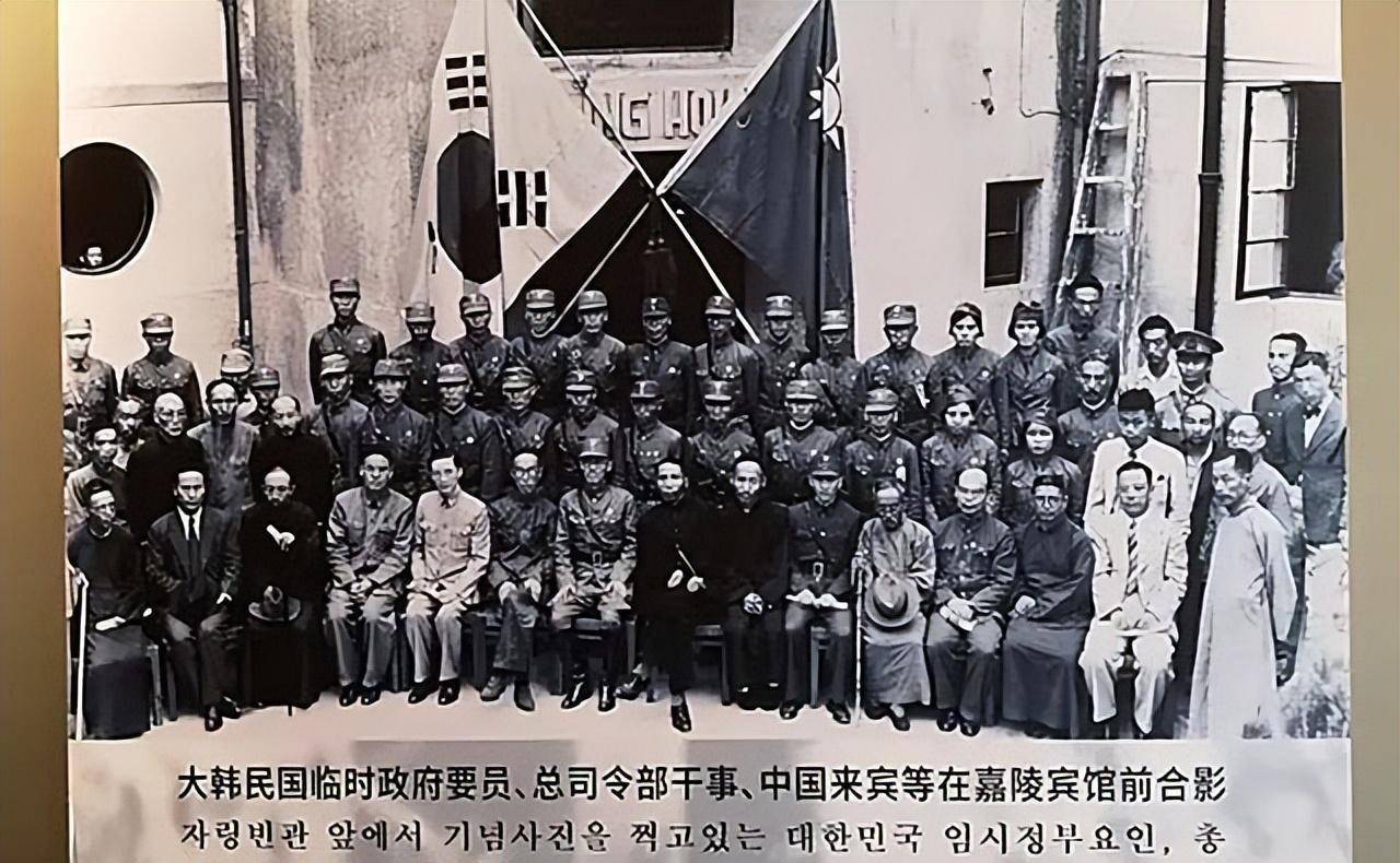 原创19年韩国光复节对日强硬的文在寅放低姿态民众被扇一耳光