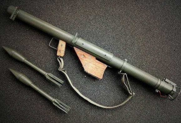 我军缴获"小喇叭",宣传队不会用,梁兴初说:好像是门炮_东西_东北_部队