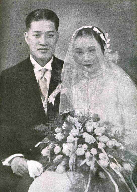 幸亏丈夫潘有声已在香港发展事业,胡蝶携同家人避居香港.