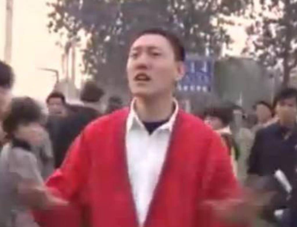 原创2009年其其格的一通电话点醒歌王韩磊从此淡出娱乐圈